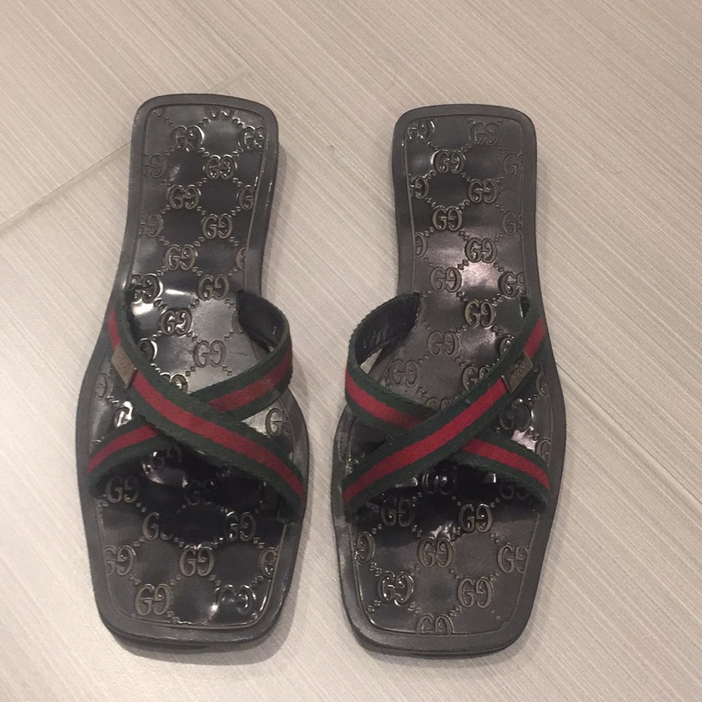 Gucci slides size 7